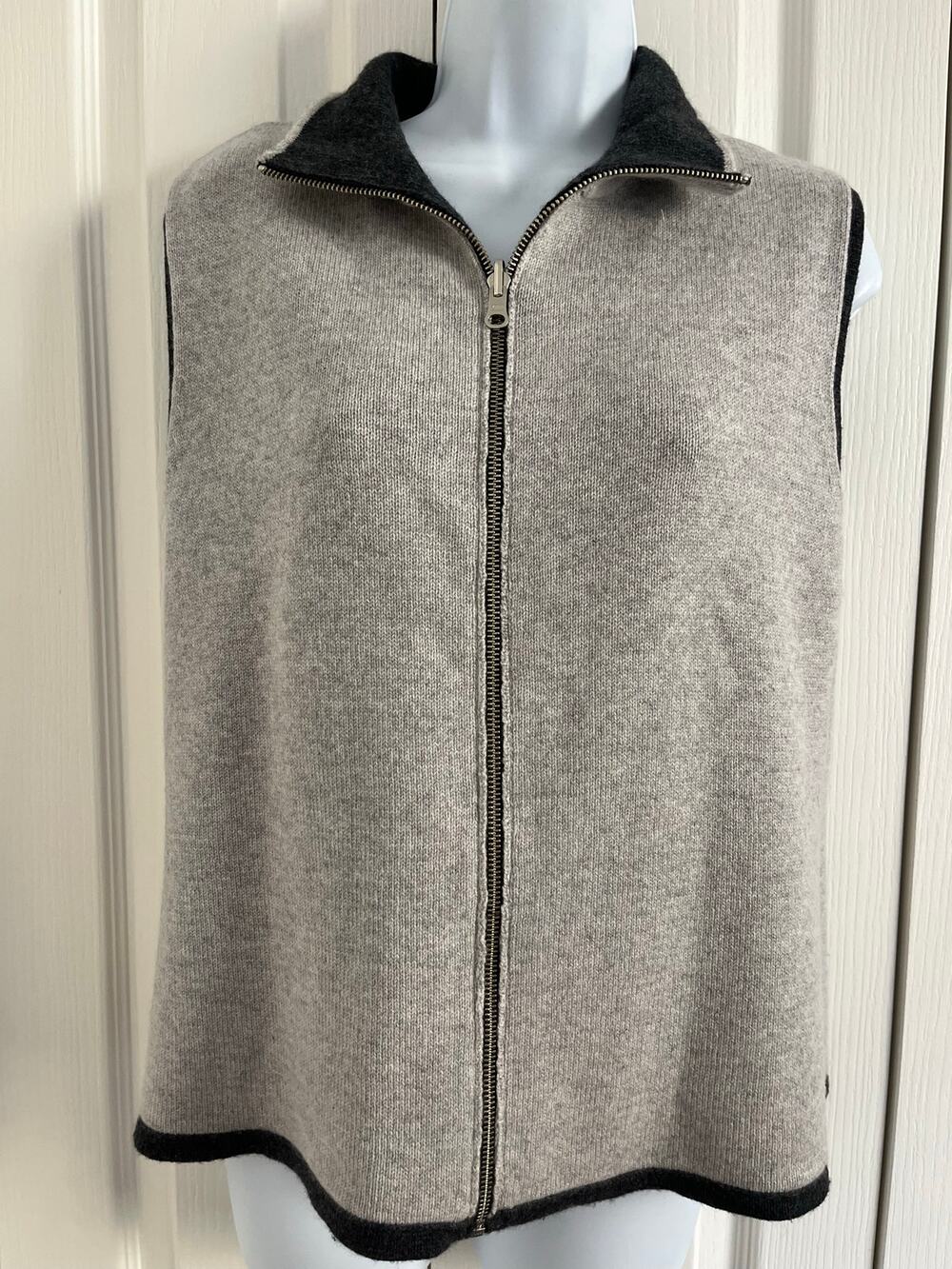 Neiman Marcus Cashmere Sweater Large Reversible Gray Double Face Zip Pullover